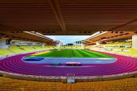 2006 圣路易斯反击：红雀队以常规赛仅 83 胜的战绩一路黑马夺得总冠军